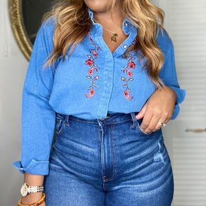 Vintage embroidered Napa Valley long sleeve!